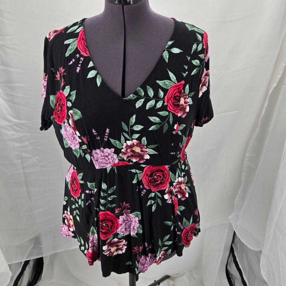 630-6 Torrid Black Red Pink Rose Babydoll Georgette Blouse top size 1 (16/18)